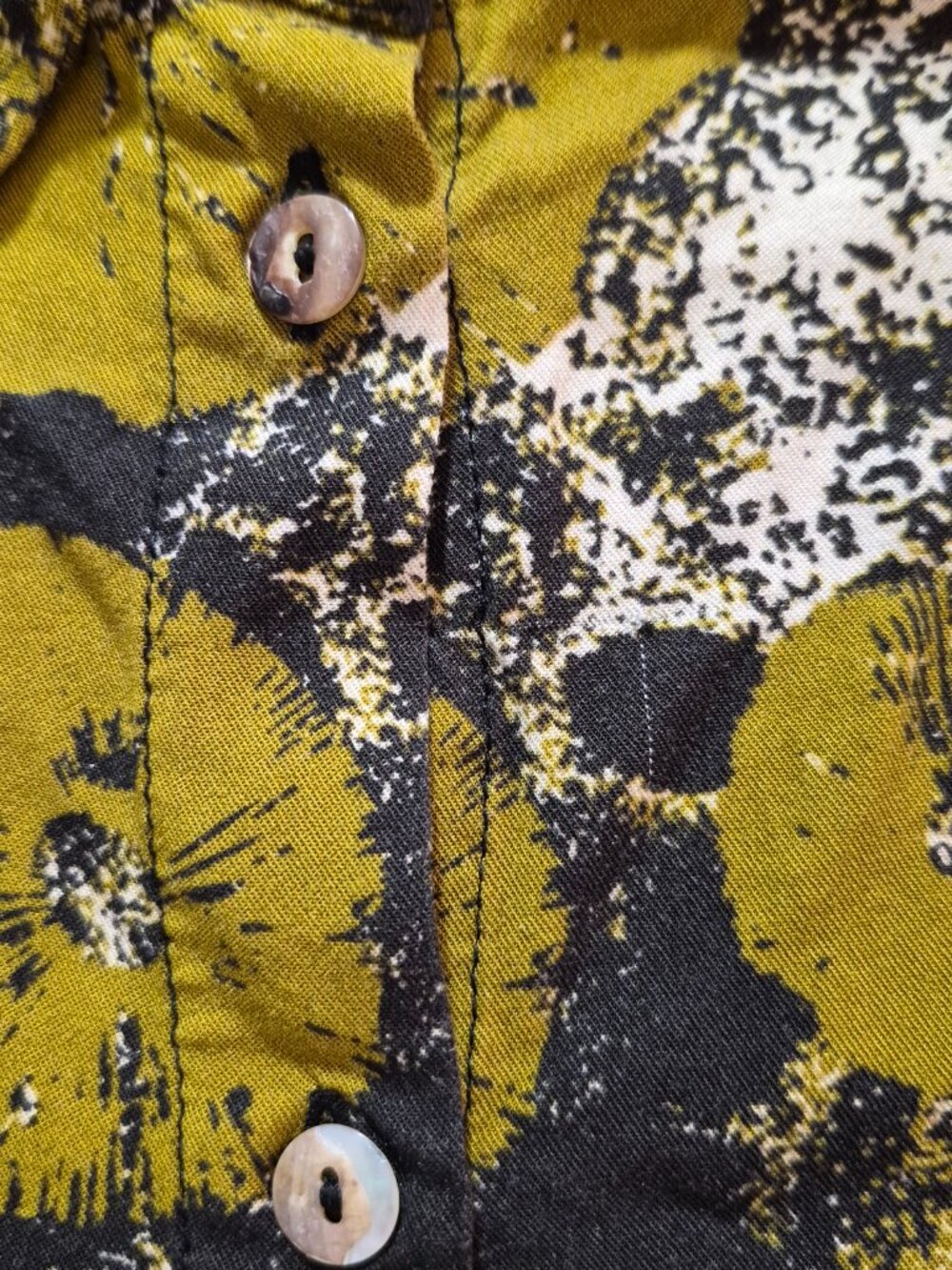 Neirami Button Down Blouse Size I Womens Abstract Print Made in Italy Viscose - Picture 10 of 10
